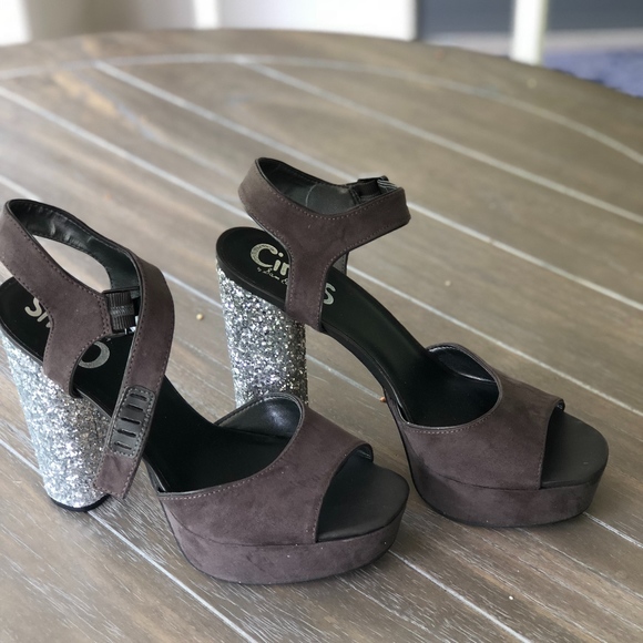 Circus by Sam Edelman Shoes - Circus Gray Sparkly Platform Heels in Size 10